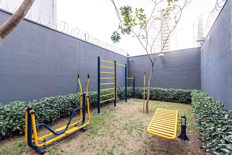 Studio NOVO ótima localização.