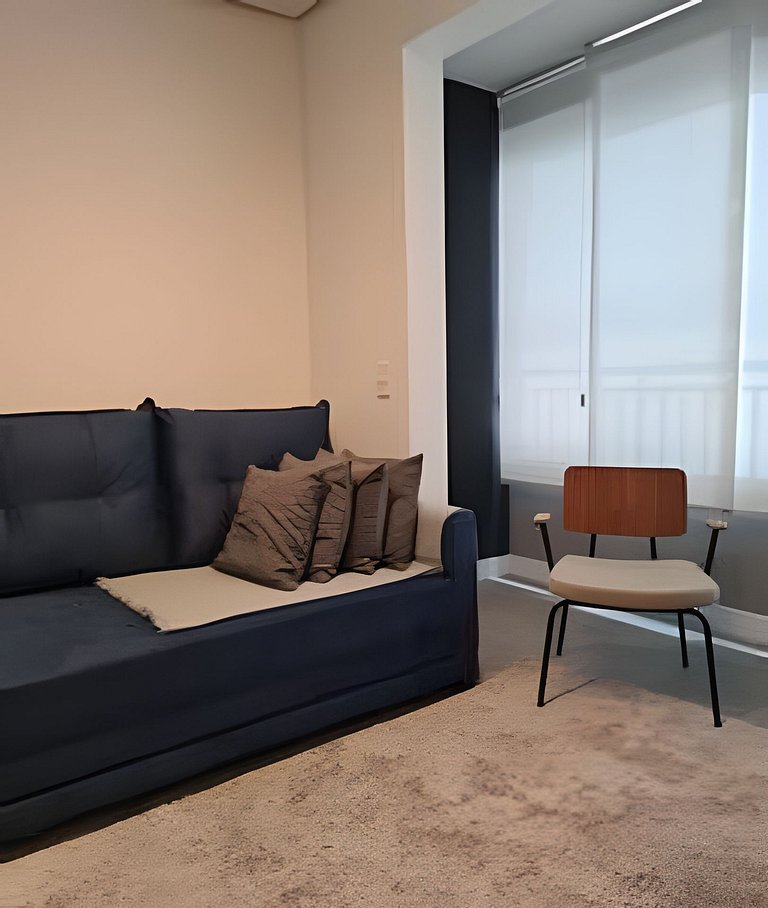 Apto NOVO e completo no centro.